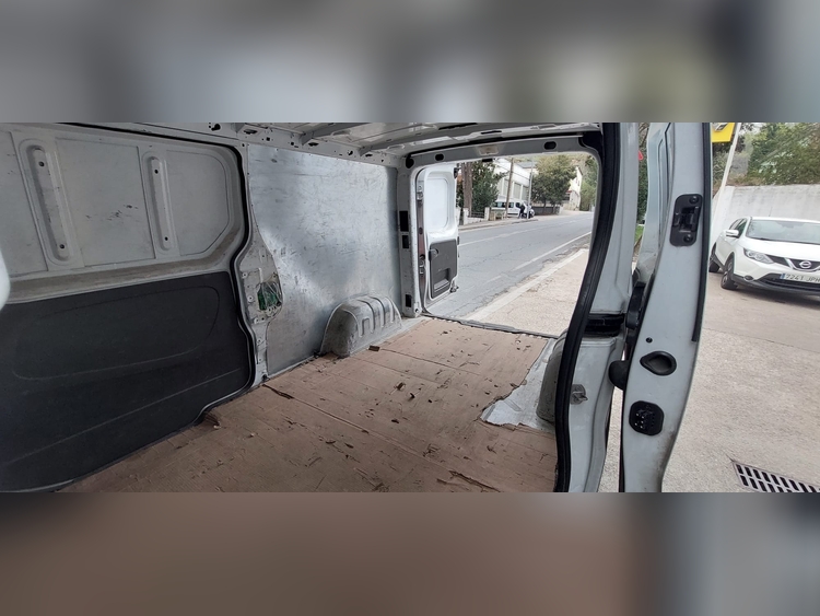 Renault Trafic 2.0 130cv foto 12